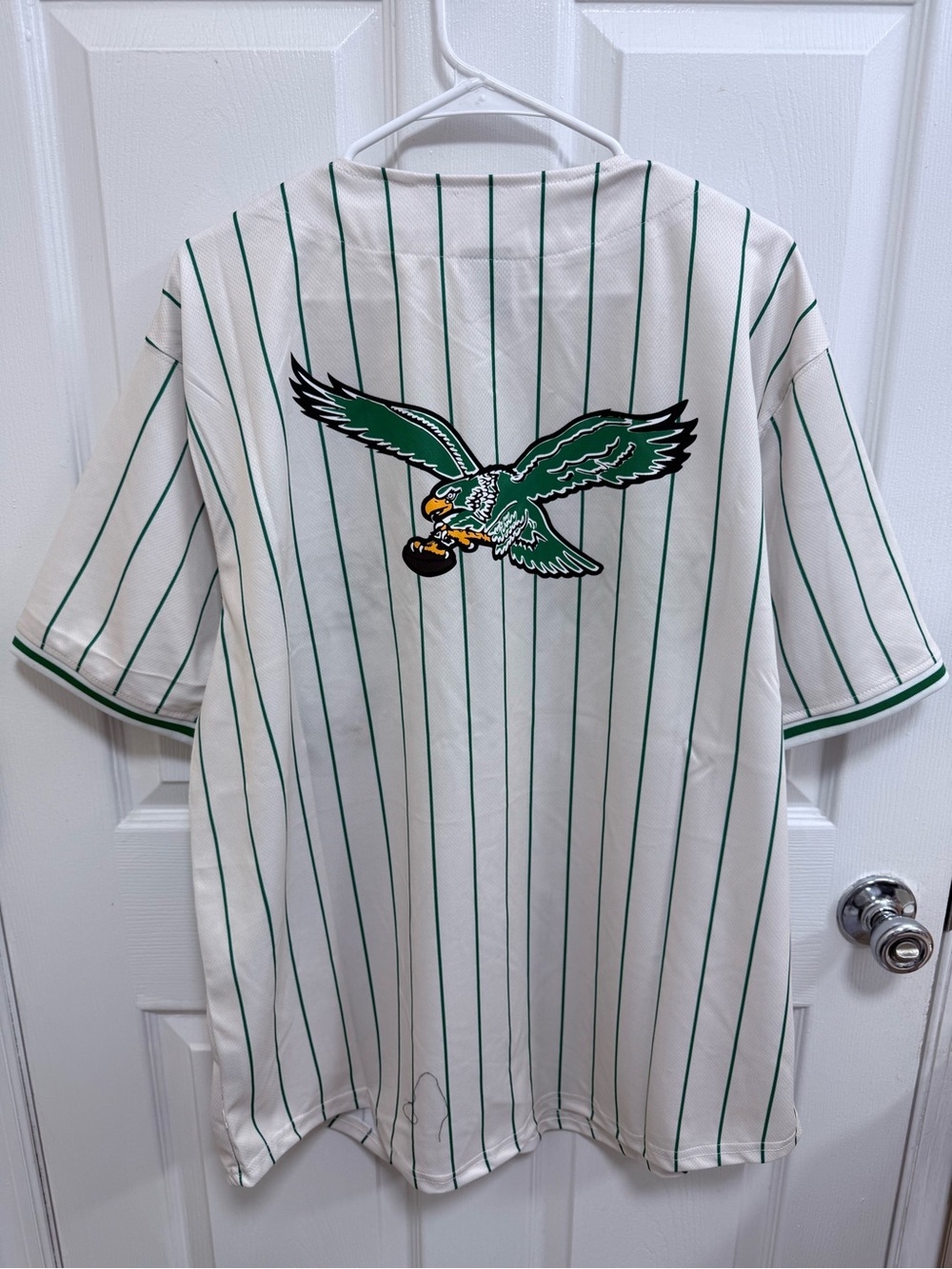 NWT Philadelphia Eagles Cream and Kelly Green Pinstripe Baseball Jersey, Size L - Picture 2 of 4